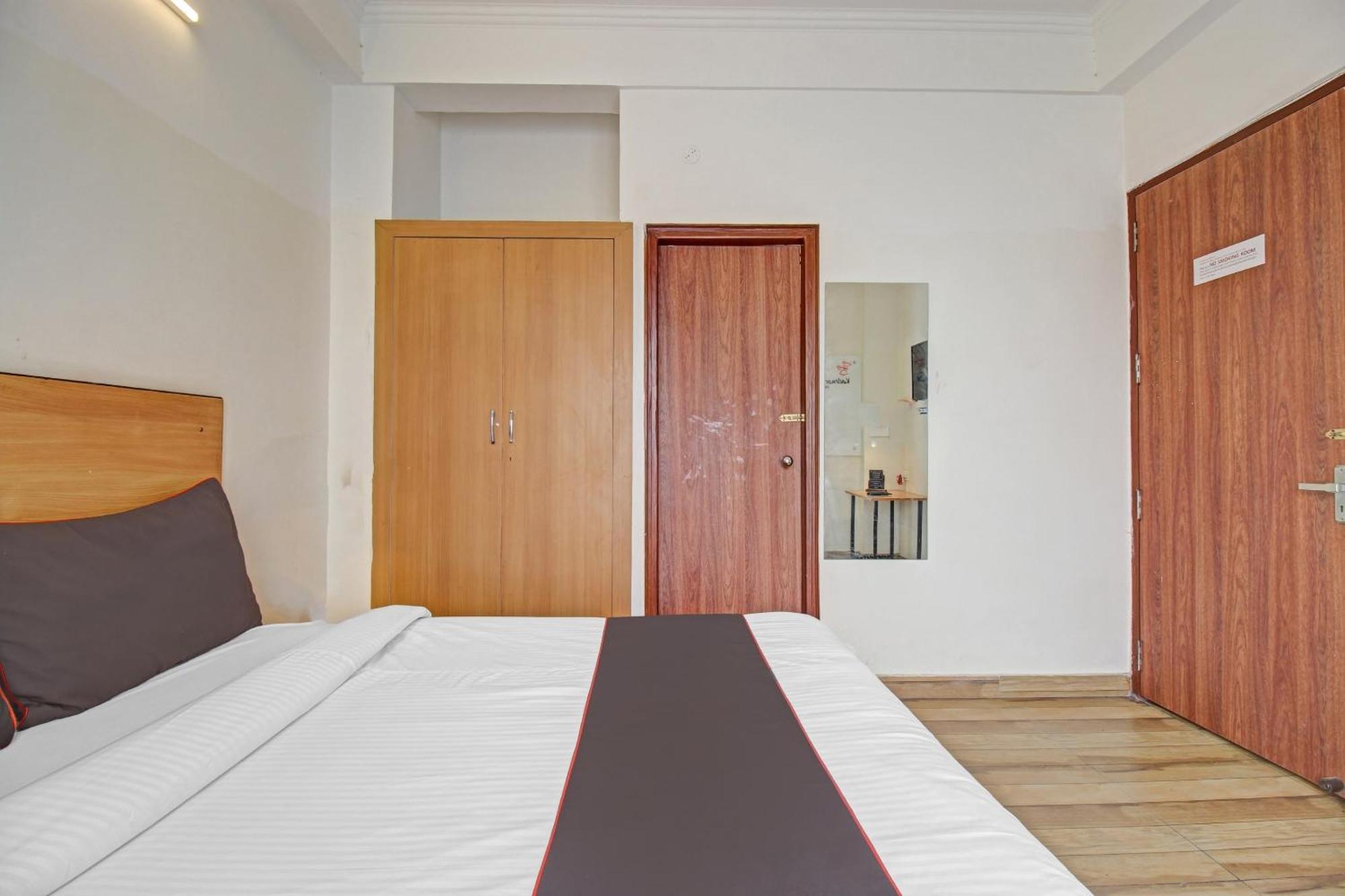 Super Townhouse Kachnar House Vikas Nagar Hotel Hasanganj Exterior photo