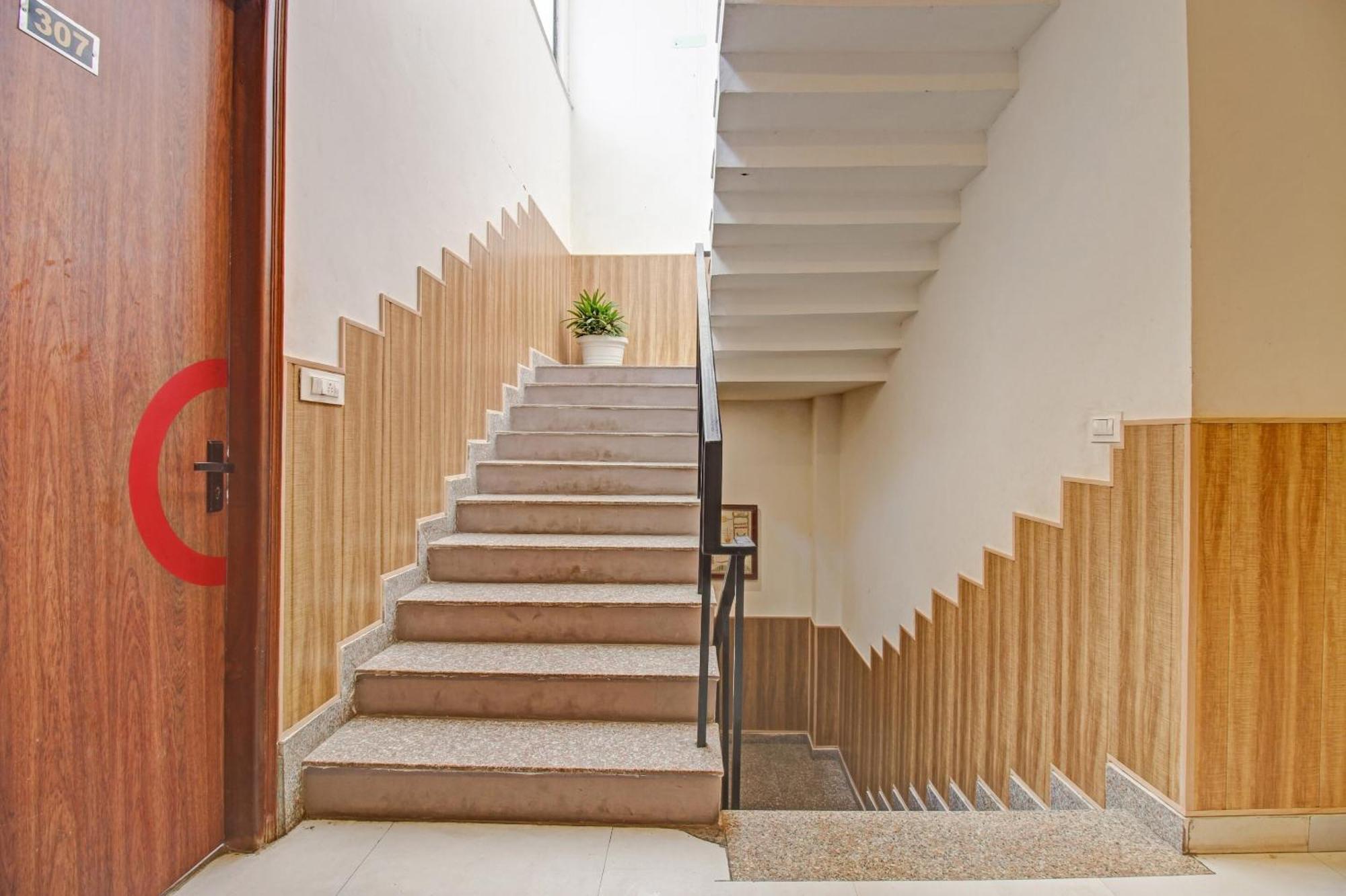 Super Townhouse Kachnar House Vikas Nagar Hotel Hasanganj Exterior photo